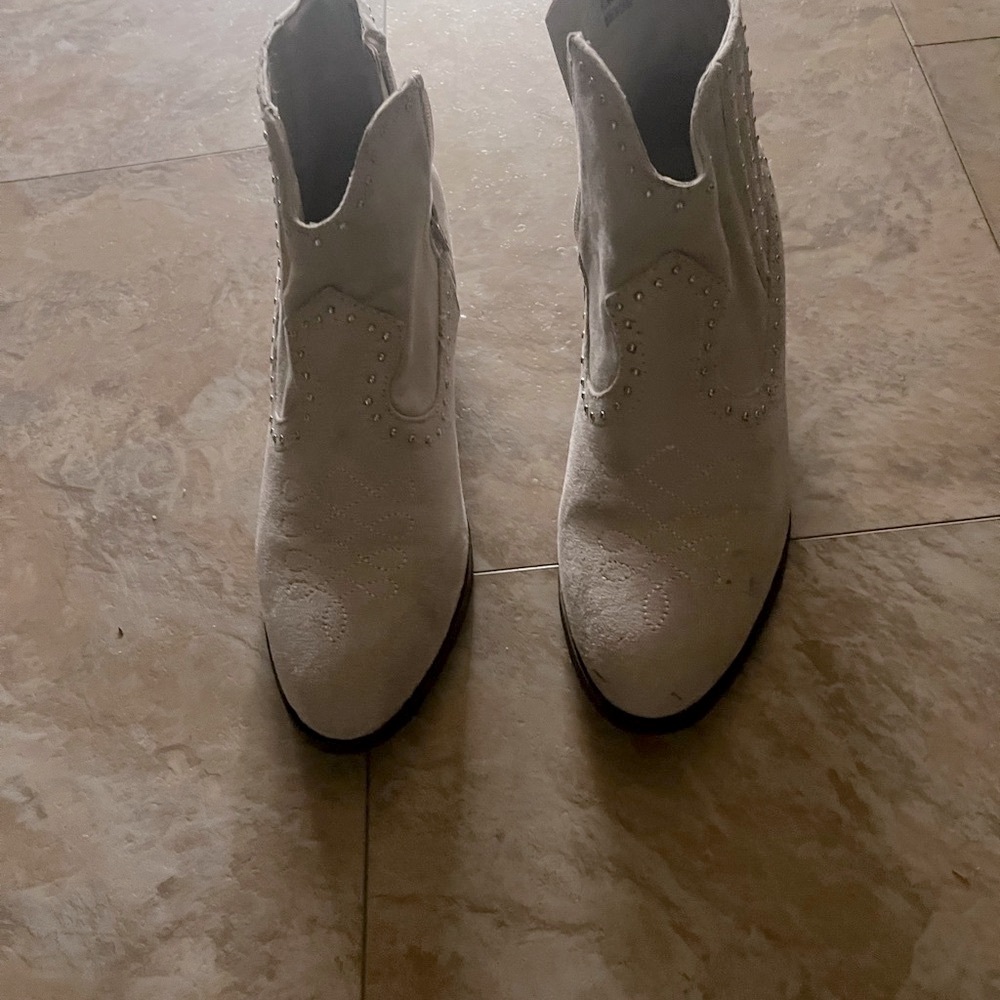 Chic White Ankle Boots with Studded Detail